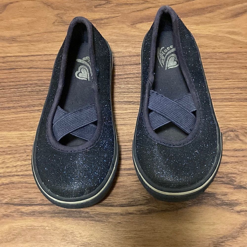 Children’s Place Navy Glitter Slip on Shoe. Toddler size 8.